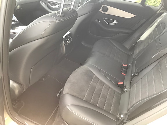 Mercedes-Benz EQC400 17 of 20