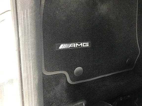 Mercedes-Benz EQC400 18 of 20