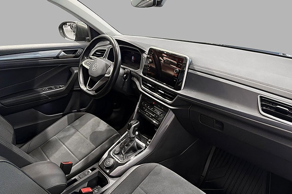 Volkswagen T-Roc 16 of 24
