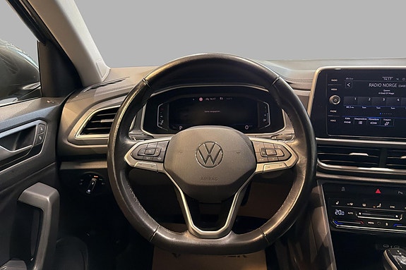 Volkswagen T-Roc 12 of 24
