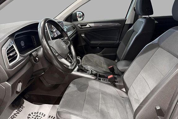 Volkswagen T-Roc 11 of 24