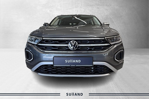 Volkswagen T-Roc 8 of 24