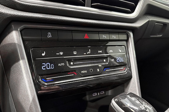 Volkswagen T-Roc 15 of 24