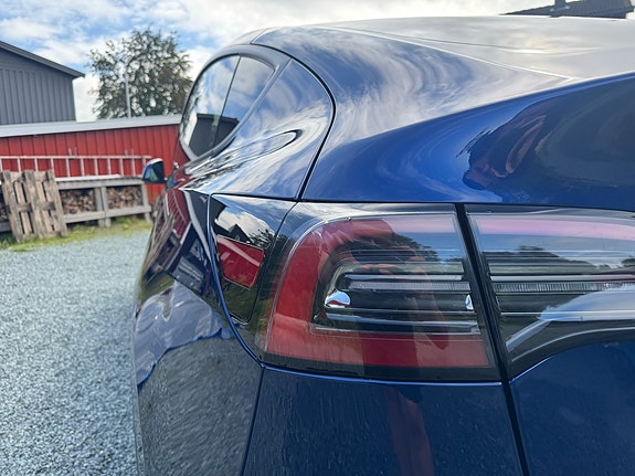 Tesla Model Y 17 of 30