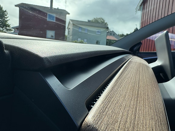 Tesla Model Y 30 of 30