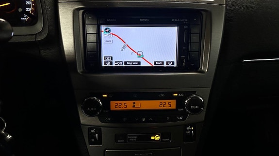 Toyota Avensis 14 of 21