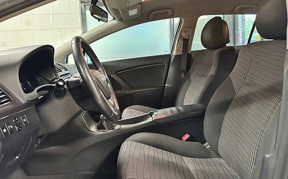 Toyota Avensis 12 of 21