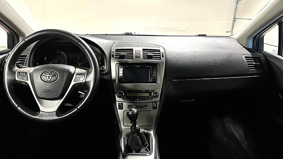 Toyota Avensis 10 of 21