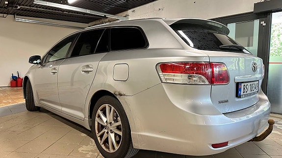 Toyota Avensis 3 of 21