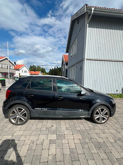 Volkswagen Polo Cross 2 of 7