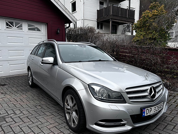 Mercedes-Benz C180 d 2 of 30