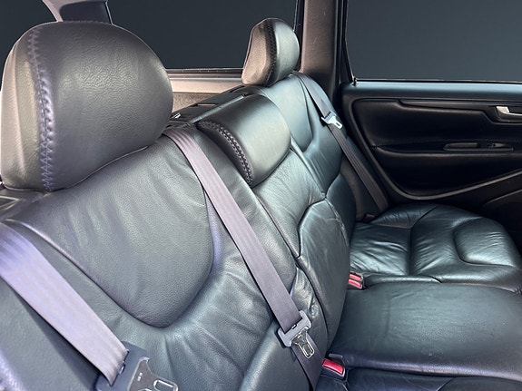 Volvo XC70 11 of 25