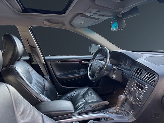 Volvo XC70 12 of 25