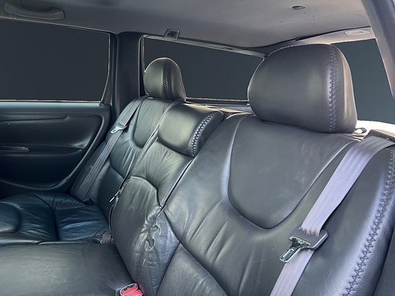 Volvo XC70 13 of 25