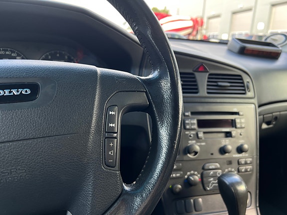 Volvo XC70 17 of 25