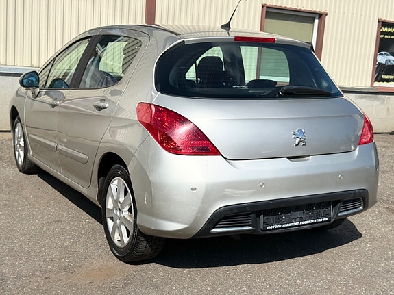 Peugeot 308 8 of 27