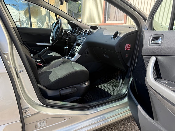 Peugeot 308 25 of 27