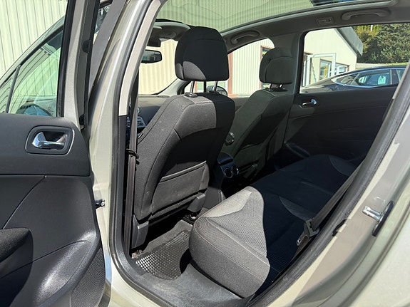 Peugeot 308 21 of 27