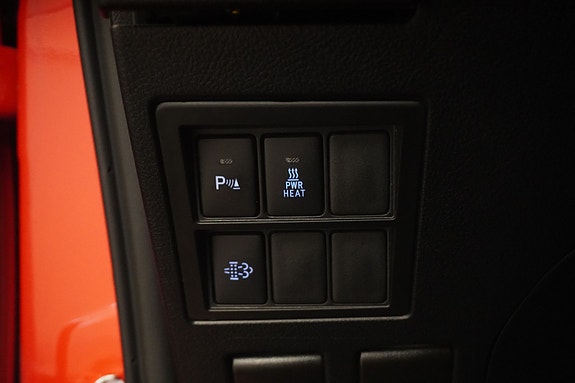 Toyota HiLux 16 of 30