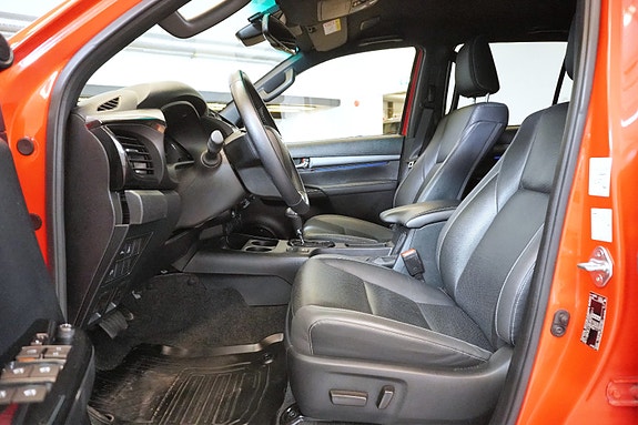 Toyota HiLux 11 of 30