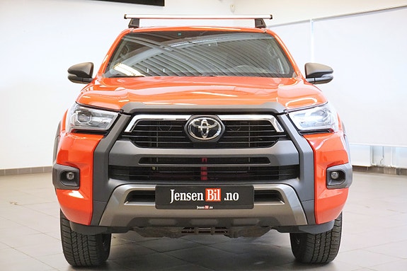 Toyota HiLux 2 of 30