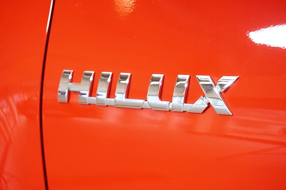 Toyota HiLux 10 of 30