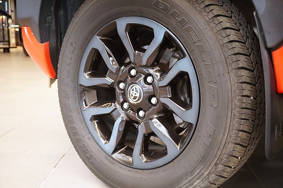 Toyota HiLux 9 of 30