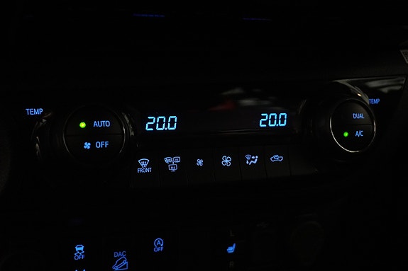 Toyota HiLux 26 of 30