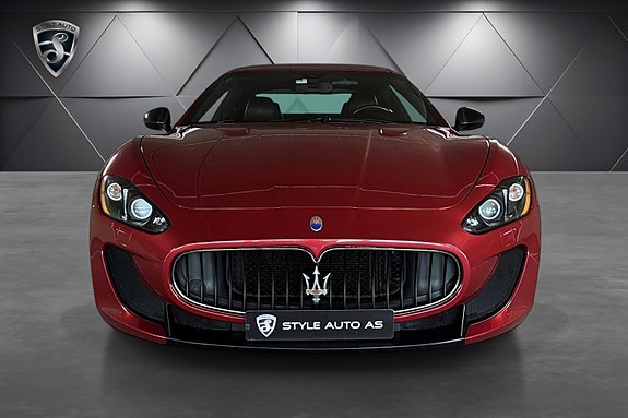 Maserati GranTurismo 2 of 21