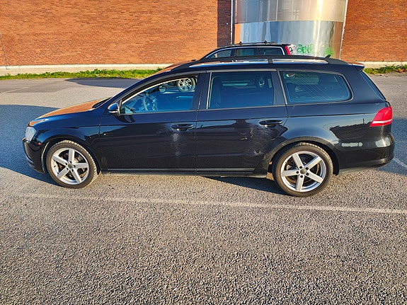 Volkswagen Passat 3 of 11