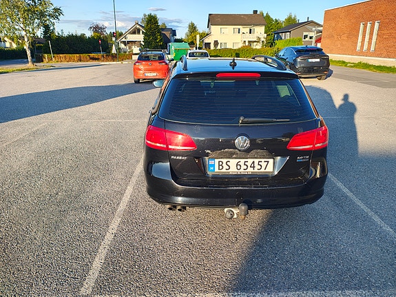 Volkswagen Passat 2 of 11