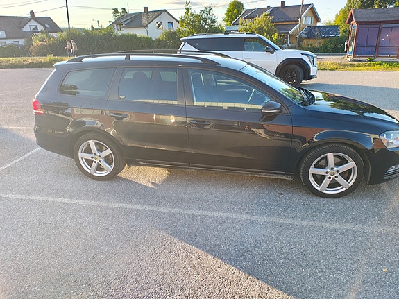 Volkswagen Passat 4 of 11