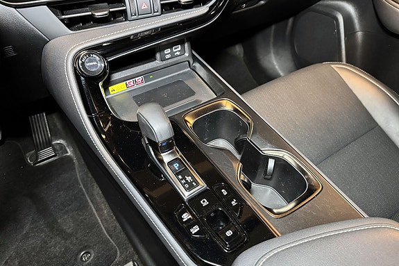 Lexus NX450h 16 of 19