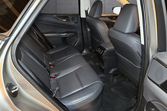 Lexus NX450h 13 of 19