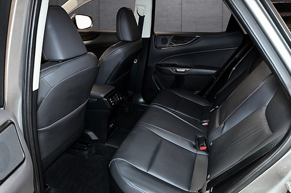 Lexus NX450h 12 of 19