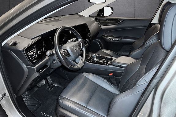 Lexus NX450h 10 of 19