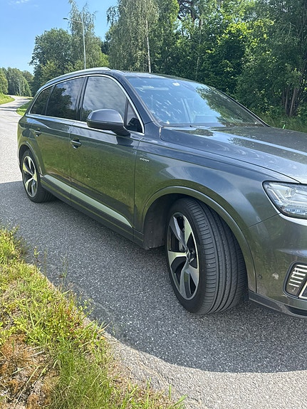 Audi Q7 4 of 24