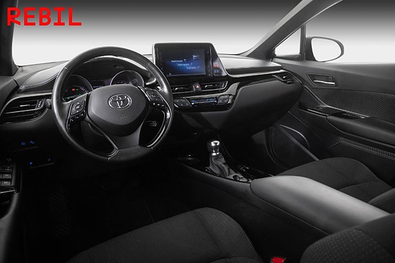 Toyota C-HR 9 of 24