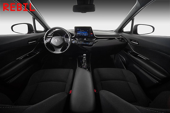 Toyota C-HR 11 of 24