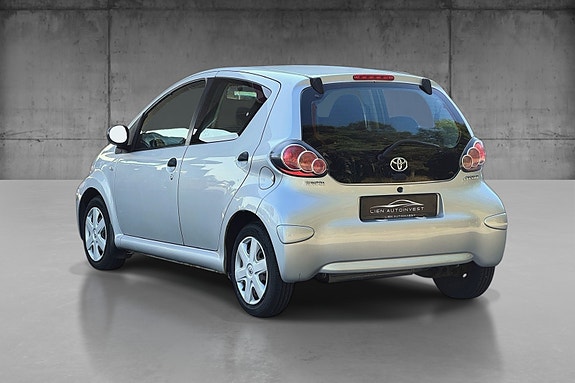 Toyota Aygo 6 of 11