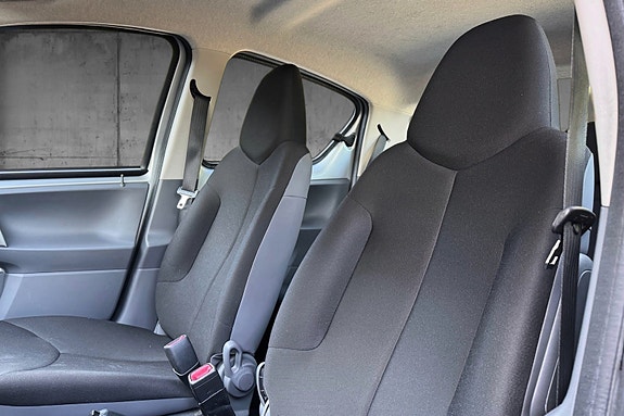 Toyota Aygo 8 of 11