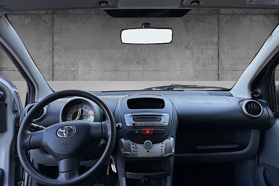 Toyota Aygo 9 of 11