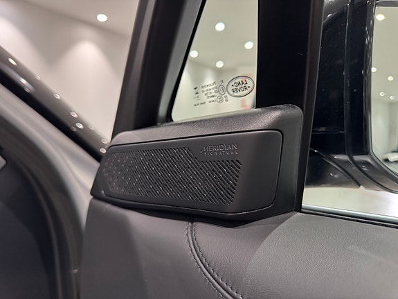 Land Rover Range Rover 25 of 30