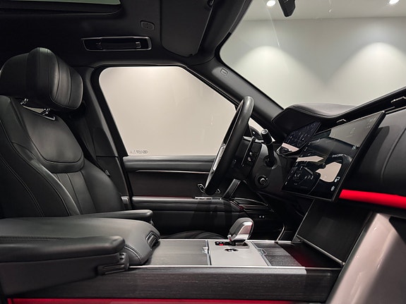 Land Rover Range Rover 24 of 30