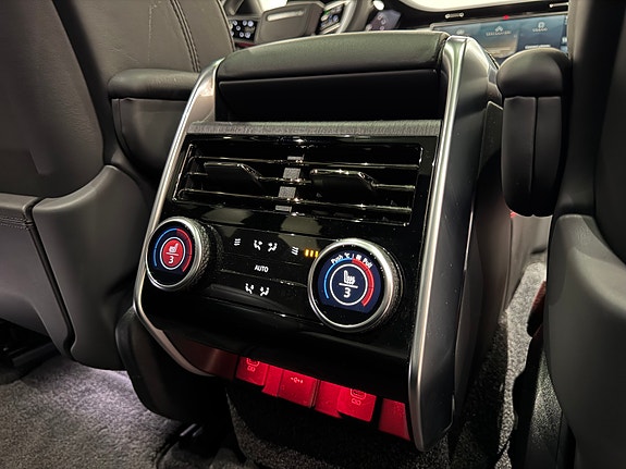 Land Rover Range Rover 30 of 30