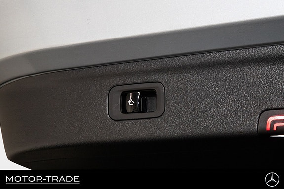 Mercedes-Benz EQE SUV 11 of 30