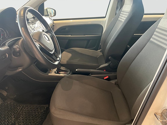 Volkswagen UP! 13 of 15