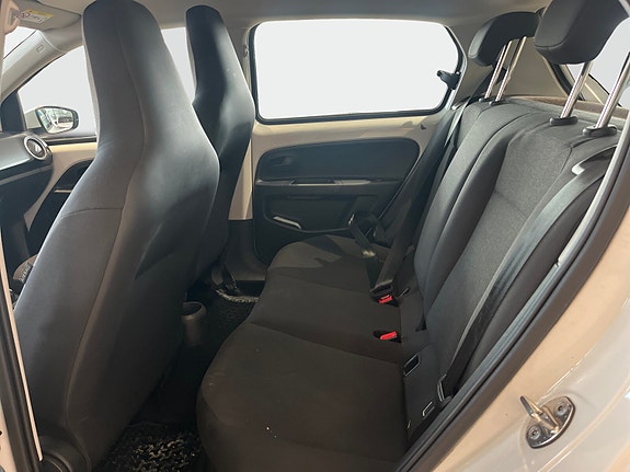 Volkswagen UP! 14 of 15
