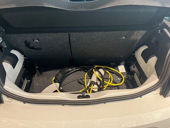 Volkswagen UP! 15 of 15