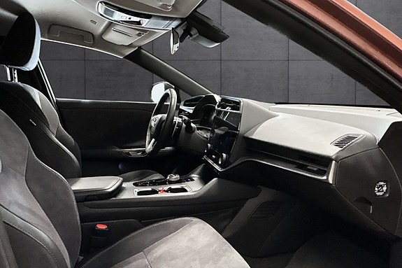 Lexus RZ450e 15 of 29